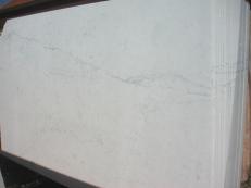Suministro planchas pulidas 2 cm en mármol natural BIANCO CARRARA C EM_0332. Detalle imagen fotografías 