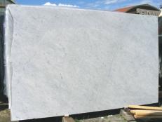Suministro planchas pulidas 2 cm en mármol natural BIANCO CARRARA CD EDM25103. Detalle imagen fotografías 