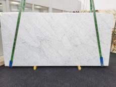 Suministro planchas mates 2 cm en mármol natural BIANCO CARRARA 1784. Detalle imagen fotografías 
