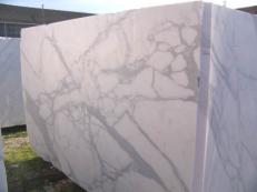 Suministro bloques ásperos 100 cm en mármol natural CALACATTA ORO EXTRA C-PR2003. Detalle imagen fotografías 