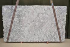 Suministro planchas pulidas 3 cm en granito natural WHITE ICE 2620. Detalle imagen fotografías 