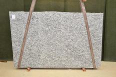 Suministro planchas pulidas 3 cm en granito natural WHITE PRIMATA 2610. Detalle imagen fotografías 